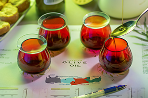 Olivenöl-Verkostung auf Kreta